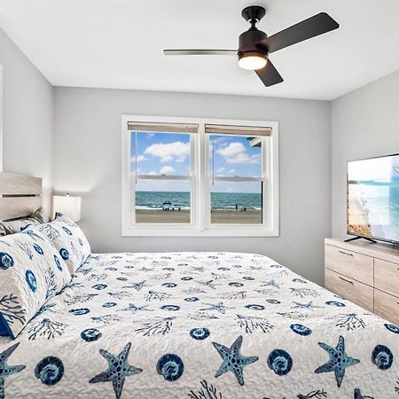 Ocean Daze - Sleeps 22, Direct Oceanfront, Renovated May 2022 Villa Holden Beach Luaran gambar