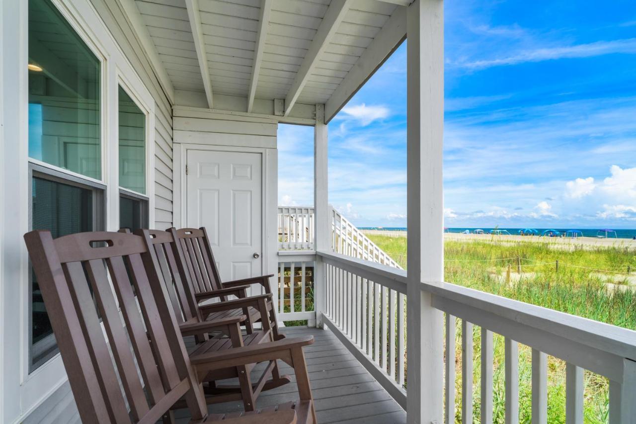 Ocean Daze - Sleeps 22, Direct Oceanfront, Renovated May 2022 Villa Holden Beach Luaran gambar