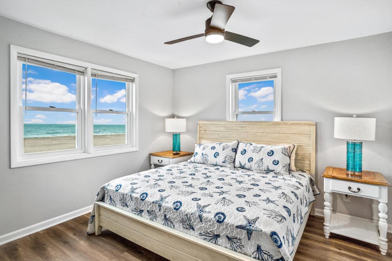 Ocean Daze - Sleeps 22, Direct Oceanfront, Renovated May 2022 Villa Holden Beach Luaran gambar