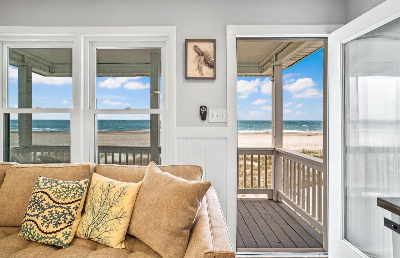 Ocean Daze - Sleeps 22, Direct Oceanfront, Renovated May 2022 Villa Holden Beach Luaran gambar